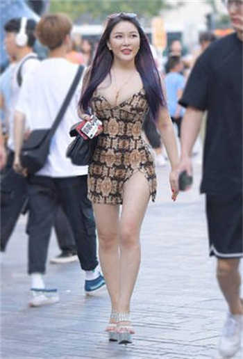 holly halston 尼玛