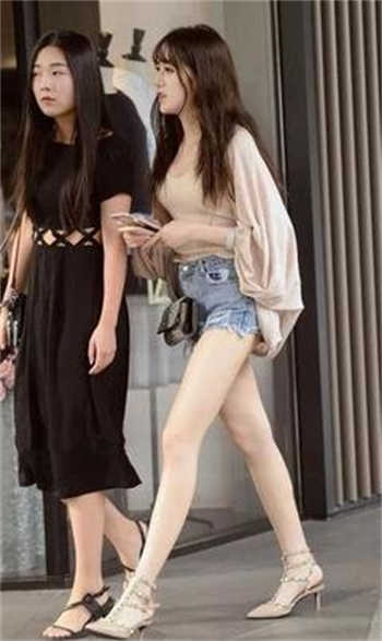 妻子和快递员发生的