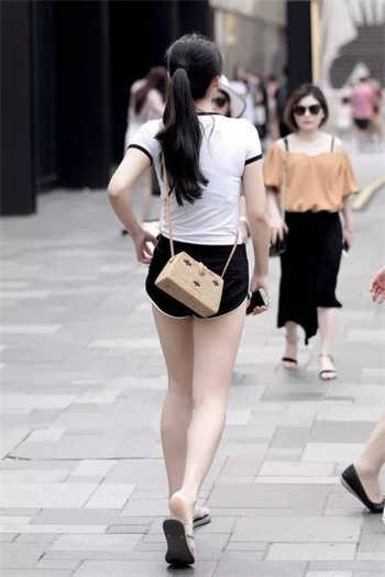 李琼戚小怜母亲的