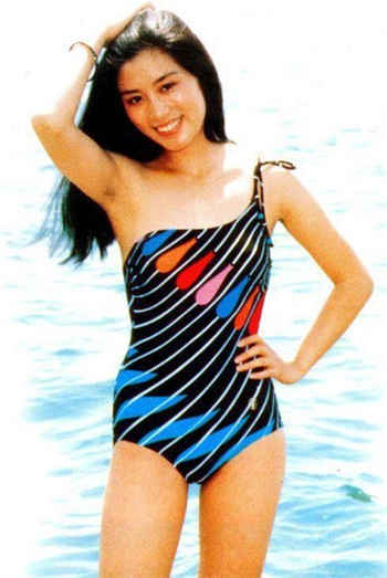 妻子和儿子好友在我们婚房