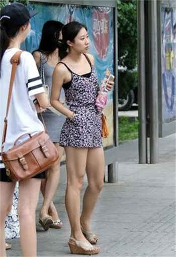 女主叫洛倾颜是重生文