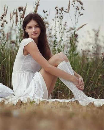 丝袜美脚小说