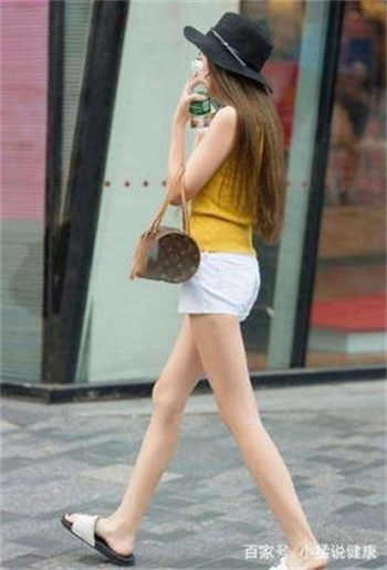 楼盘女销售被曝为卖房