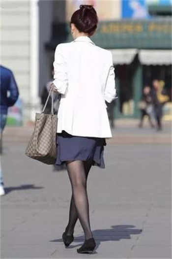 日本魔镜号之路人街头采访