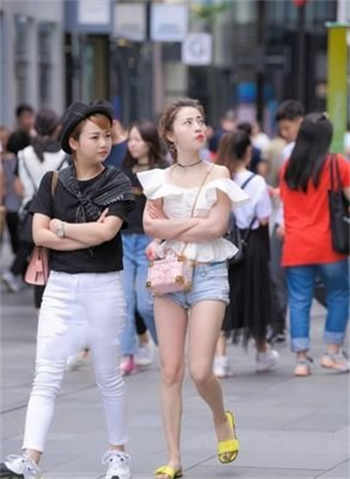 两人一杯视频