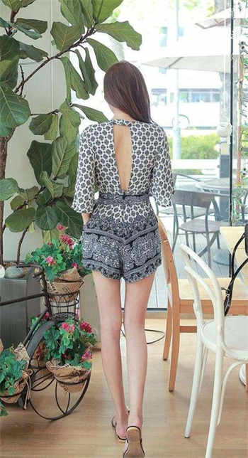 带锁乳胶衣女装改造身体
