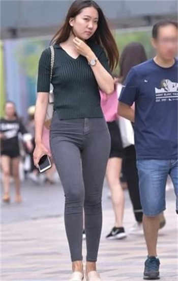 金悔瓶中的尼姑