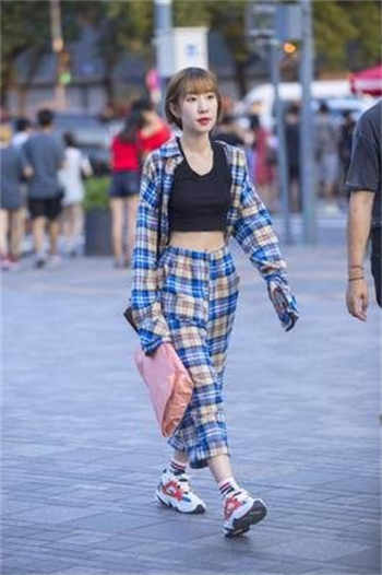 哔哩哔哩哪个版本最简洁