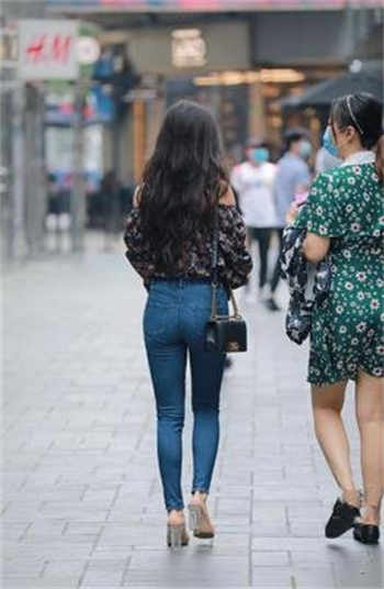 晚上打扑克全过程